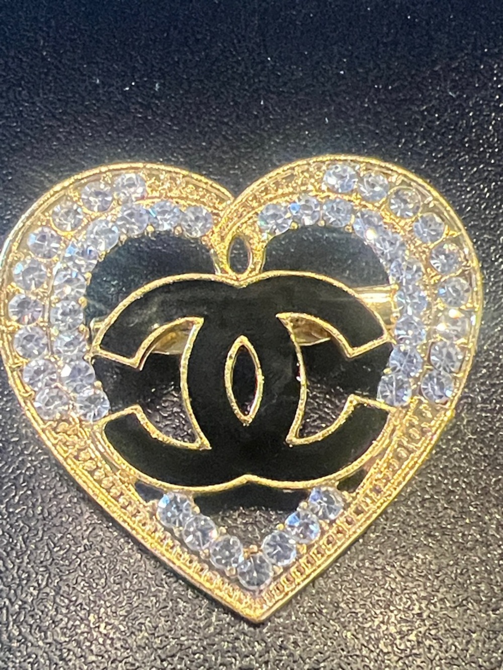 CHANEL Gold Heart Brooch with Black Enamel CC and Clear Crystals - Picture 4 of 7